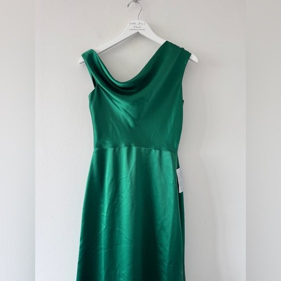 AMSALE NWT Alden One Shoulder Satin Gown in Emerald 2 - Picture 3 of 7